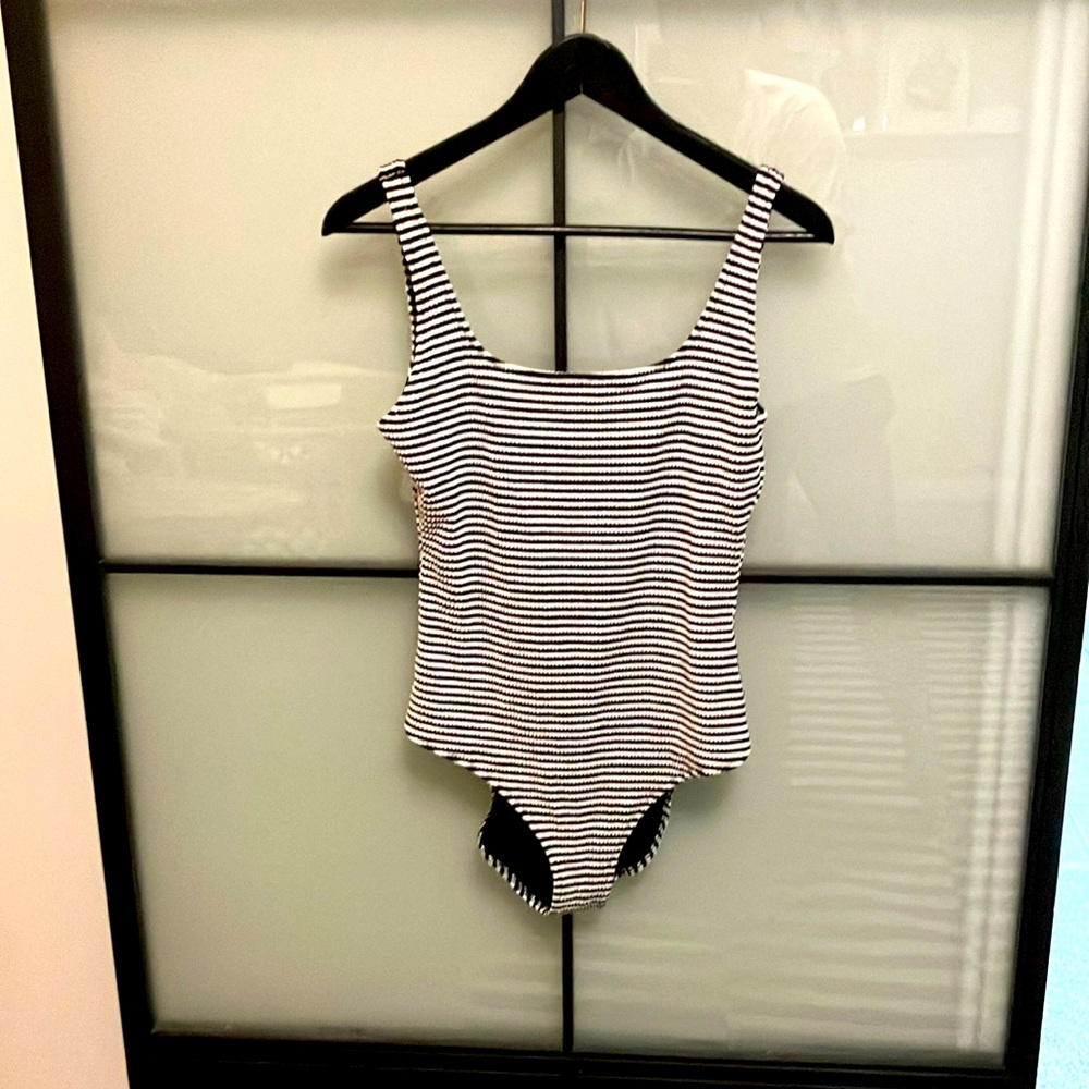 Aerie crinkle scoop full coverage one piece swimsuit